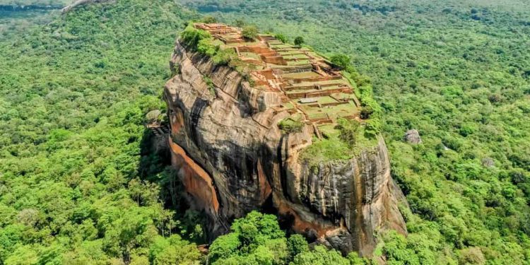 sigiriya-750x375-1.jpg